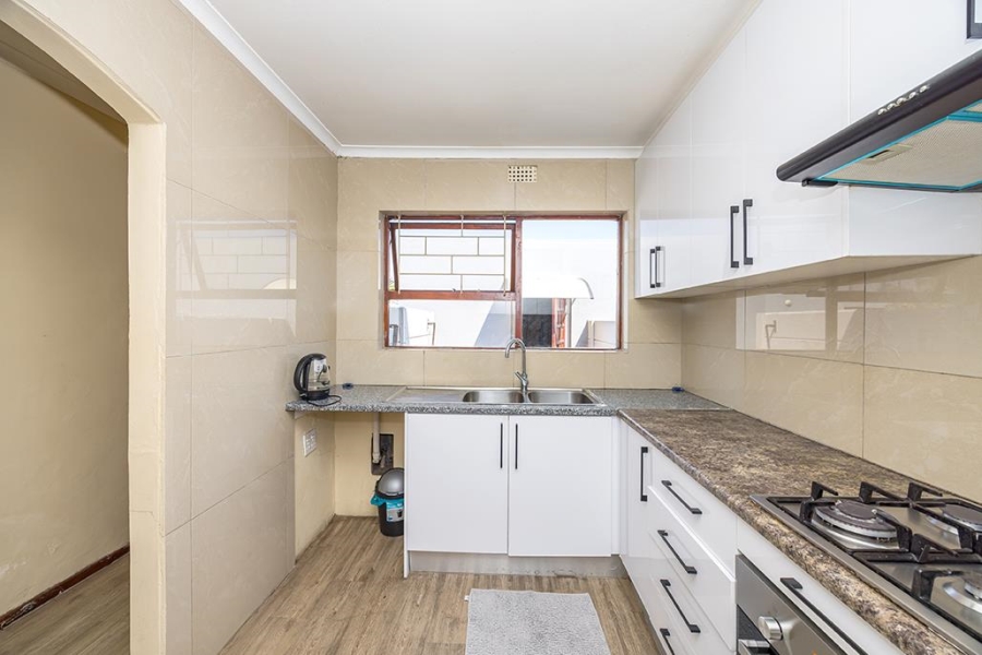 2 Bedroom Property for Sale in Table View Western Cape